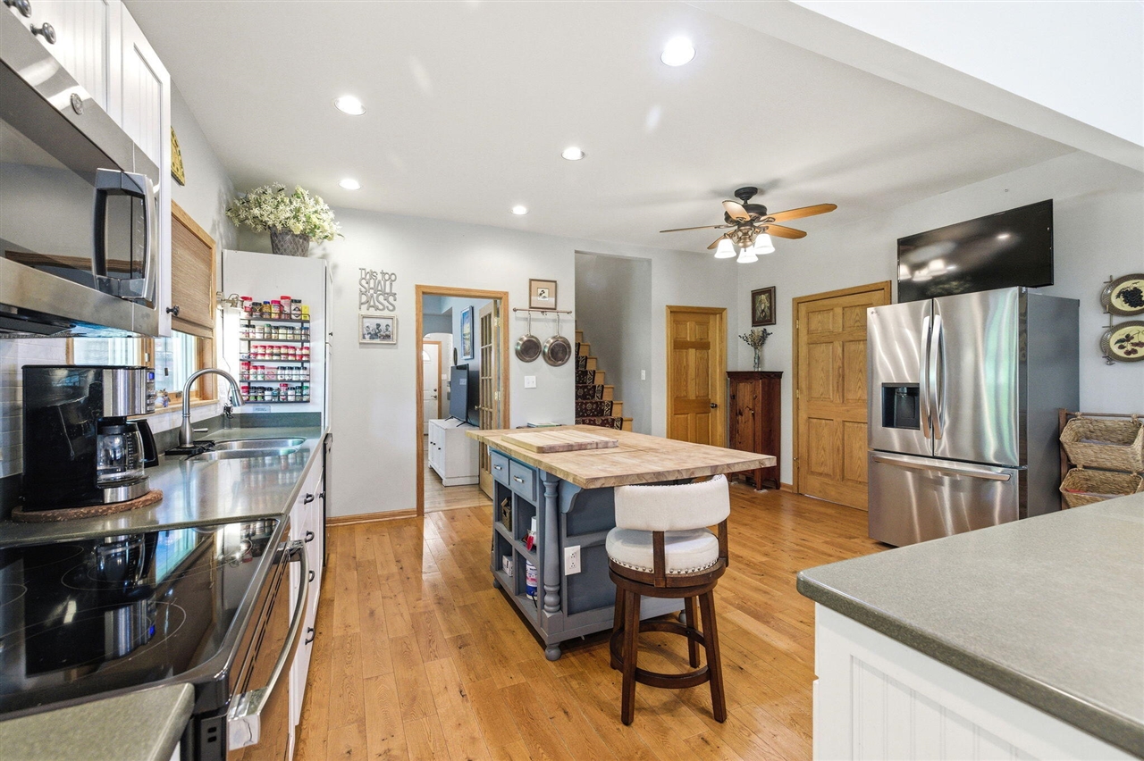 7780 West East Road Three Oaks, MI 49128 - Photo 7 of 54