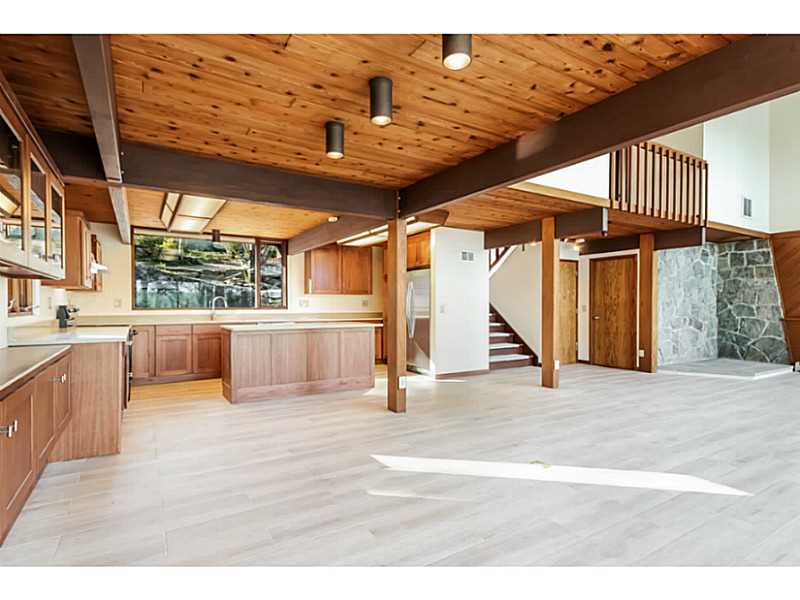 100 Mill Pond Road Exeter, RI 02822 - Photo 12 of 25 Den/Family/Great Room. Dramatic post & beam construction.