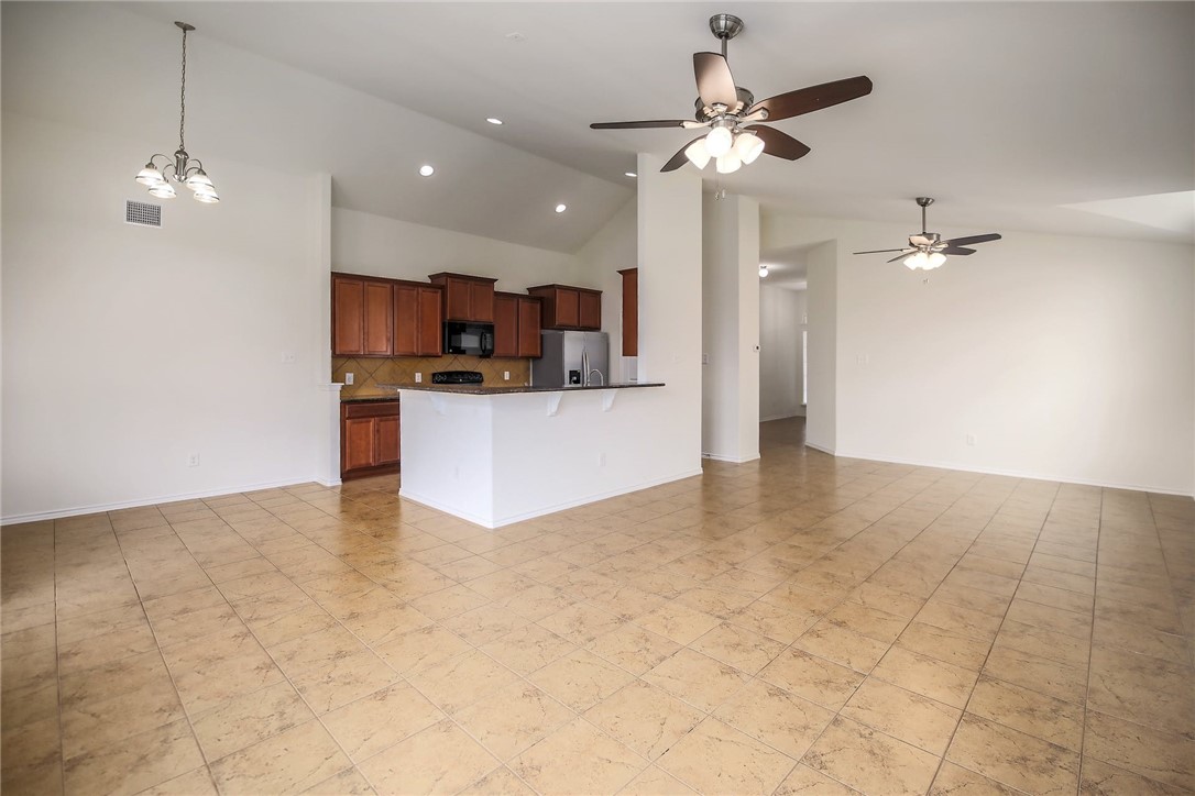 137 Langtry Lane Jarrell, TX 76537 - Photo 7 of 36