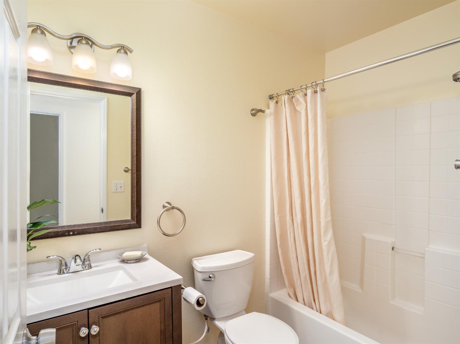 1646 East Santa Rosa Circle Reedley, CA 93654 - Photo 13 of 22 Gallery Image 13