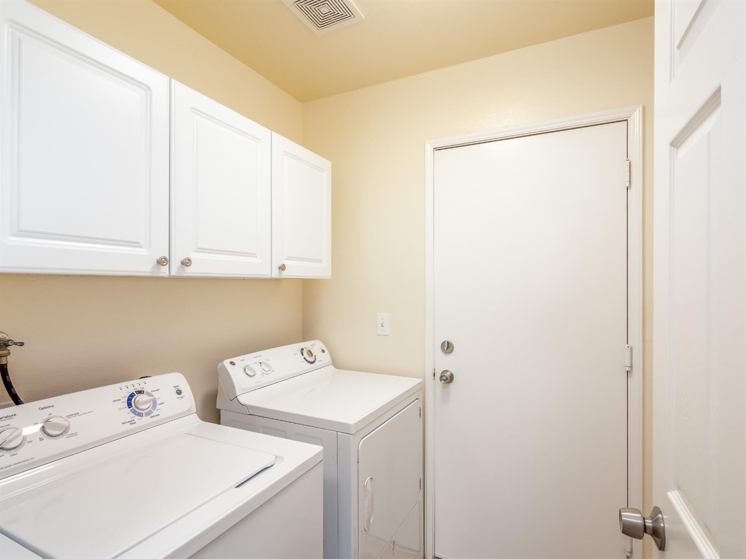 1646 East Santa Rosa Circle Reedley, CA 93654 - Photo 19 of 22 Gallery Image 19