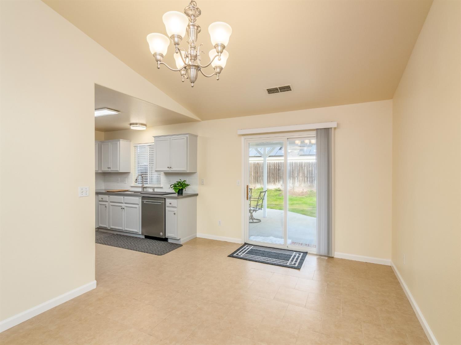 1646 East Santa Rosa Circle Reedley, CA 93654 - Photo 8 of 22 Gallery Image 8