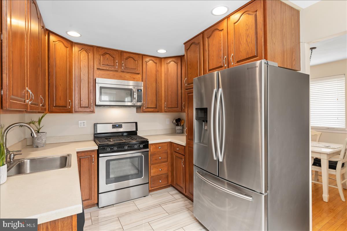 602 Platte Road Fairless Hills, PA 19030 - Photo 12 of 33 New Stainless steel appliances in kitchen