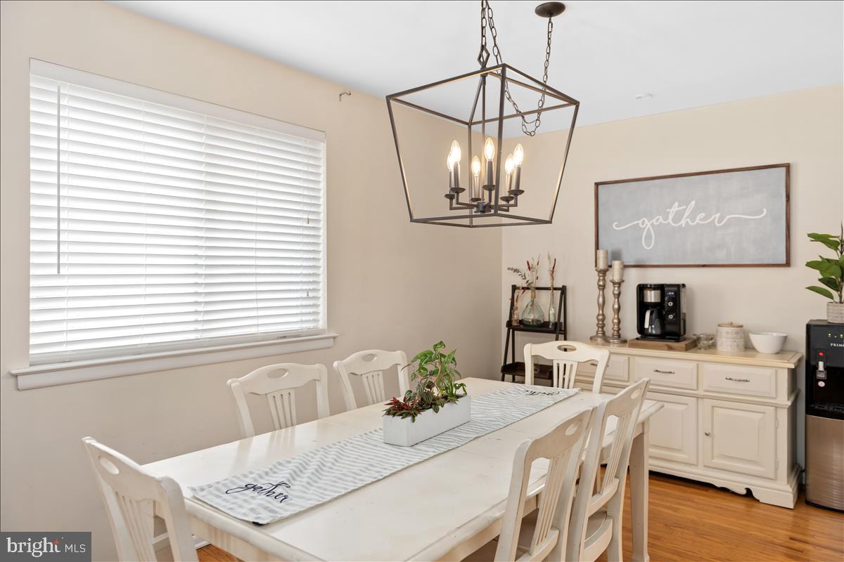 602 Platte Road Fairless Hills, PA 19030 - Photo 17 of 33 Dining room - new pendant light