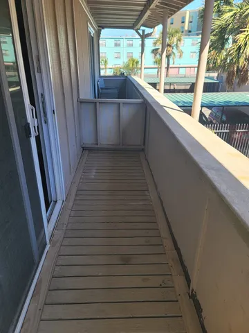 $1,400 | 215 Postoffice Street, Unit 104, Galveston, TX 77550
