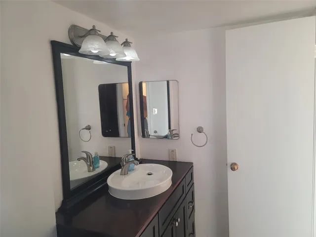 $1,400 | 215 Postoffice Street, Unit 104, Galveston, TX 77550