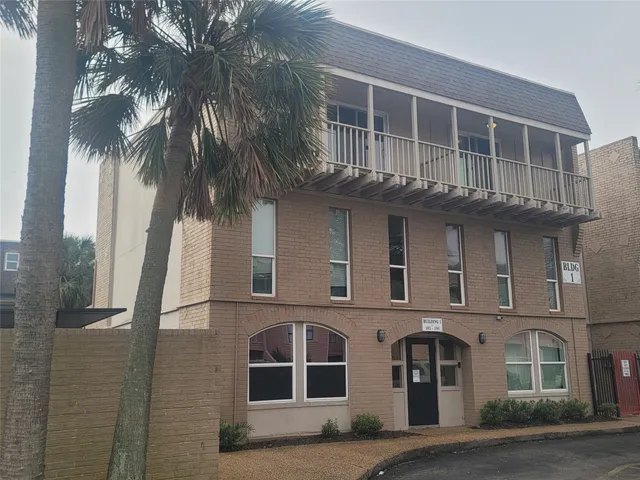 $1,400 | 215 Postoffice Street, Unit 104, Galveston, TX 77550