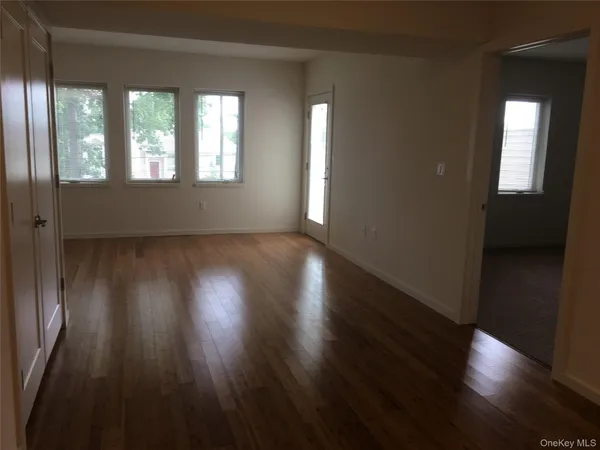 $2,100 | 3 Seitz Terrace, Unit H10, Poughkeepsie, NY 12603