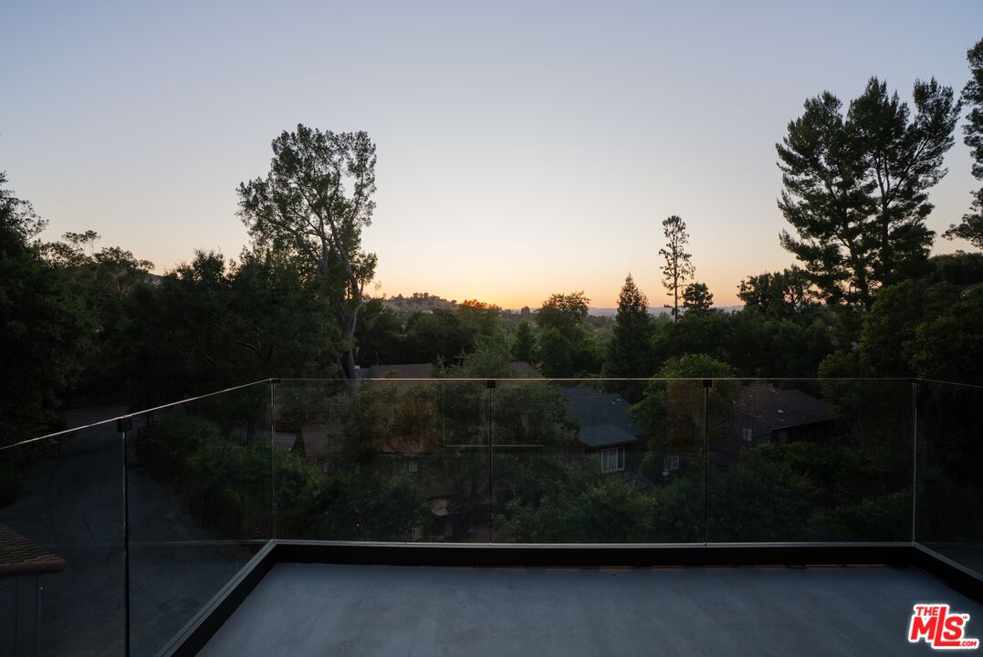 4118 Oak Hollow Road Calabasas, CA 91302 - Photo 55 of 55 a view of a balcony