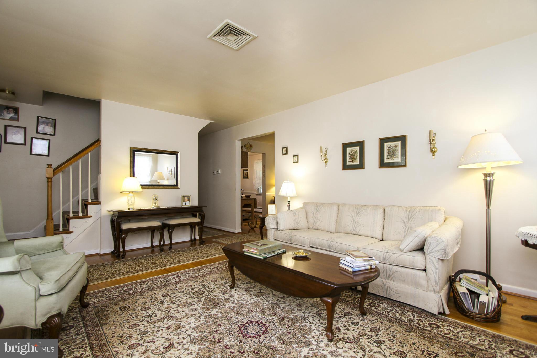 10107 Tipperary Road Baltimore, MD 21234 - Photo 8 of 25 Living Room