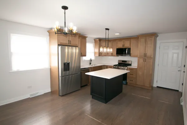 $2,800 | 903 Porter Street, Lemont, IL 60439