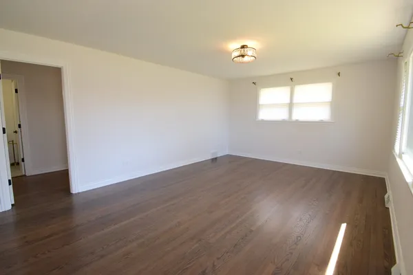 $2,800 | 903 Porter Street, Lemont, IL 60439