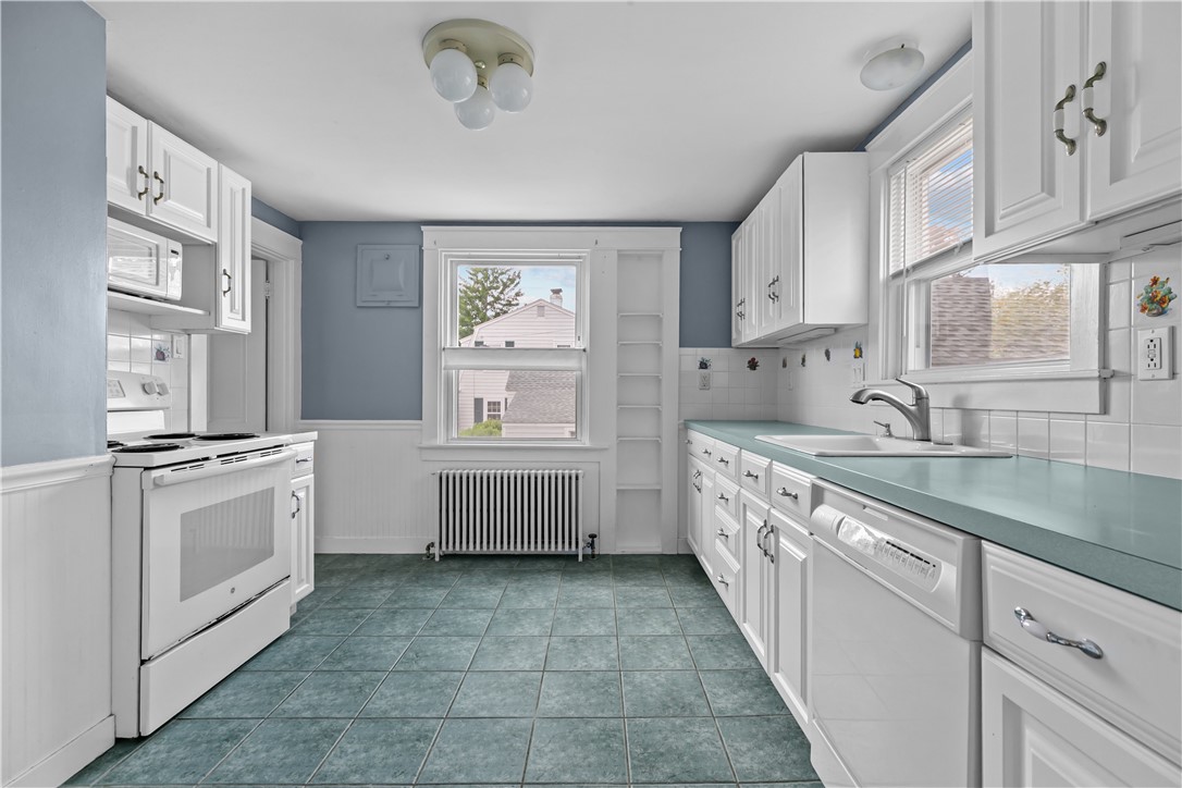 53 Admiral Kalbfus Road Newport, RI 02840 - Photo 15 of 45
