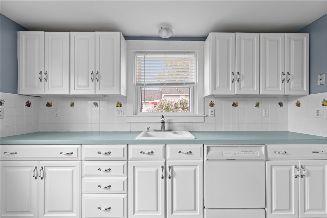 53 Admiral Kalbfus Road Newport, RI 02840 - Photo 16 of 45