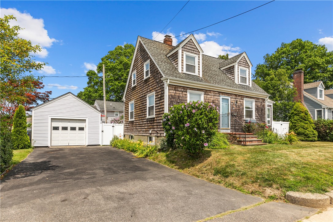 53 Admiral Kalbfus Road Newport, RI 02840 - Photo 2 of 45
