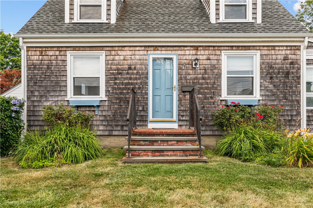 53 Admiral Kalbfus Road Newport, RI 02840 - Photo 4 of 45