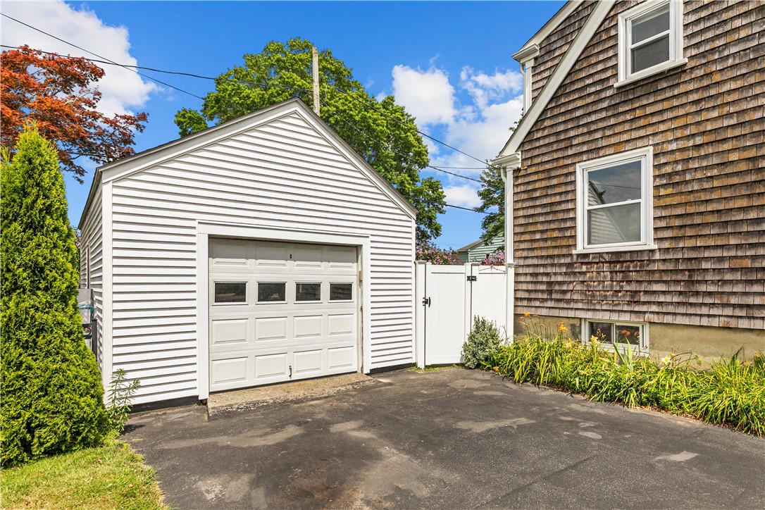 53 Admiral Kalbfus Road Newport, RI 02840 - Photo 43 of 45