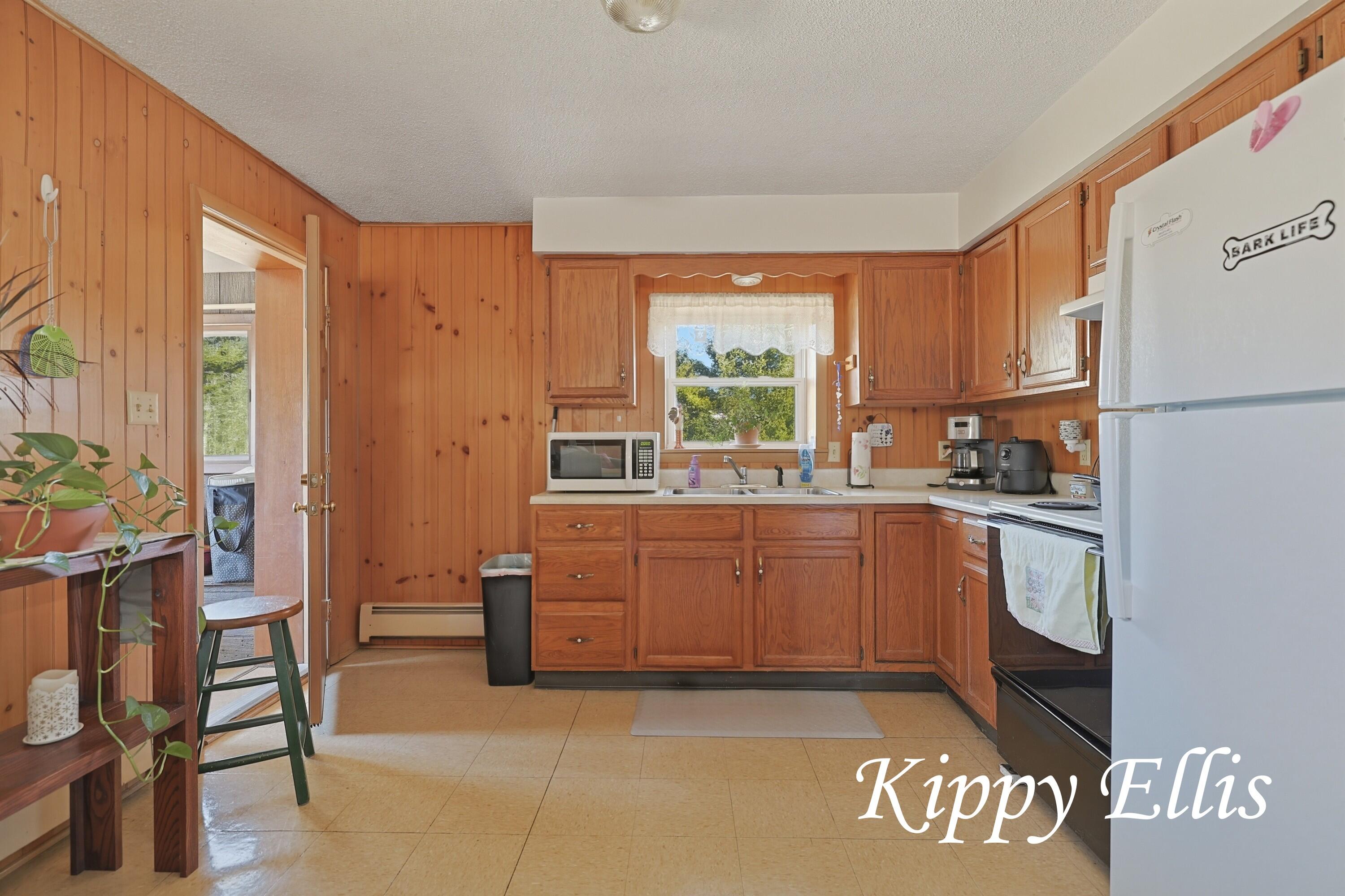 2860 Fenner Road Muskegon, MI 49445 - Photo 11 of 24 IMG_0719