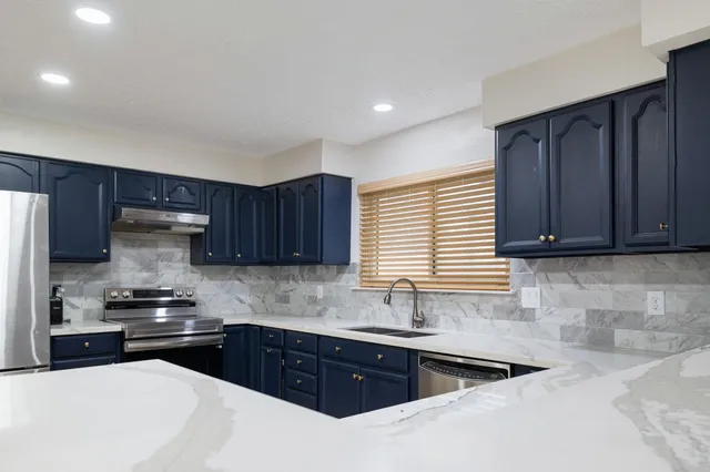 $2,100 | 3719 Straightfork Drive, Houston, TX 77082