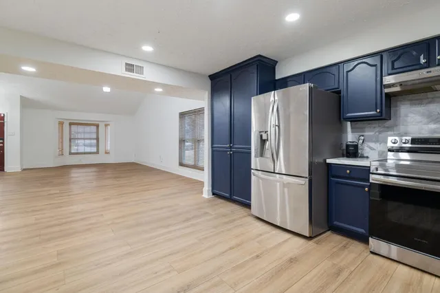 $2,100 | 3719 Straightfork Drive, Houston, TX 77082