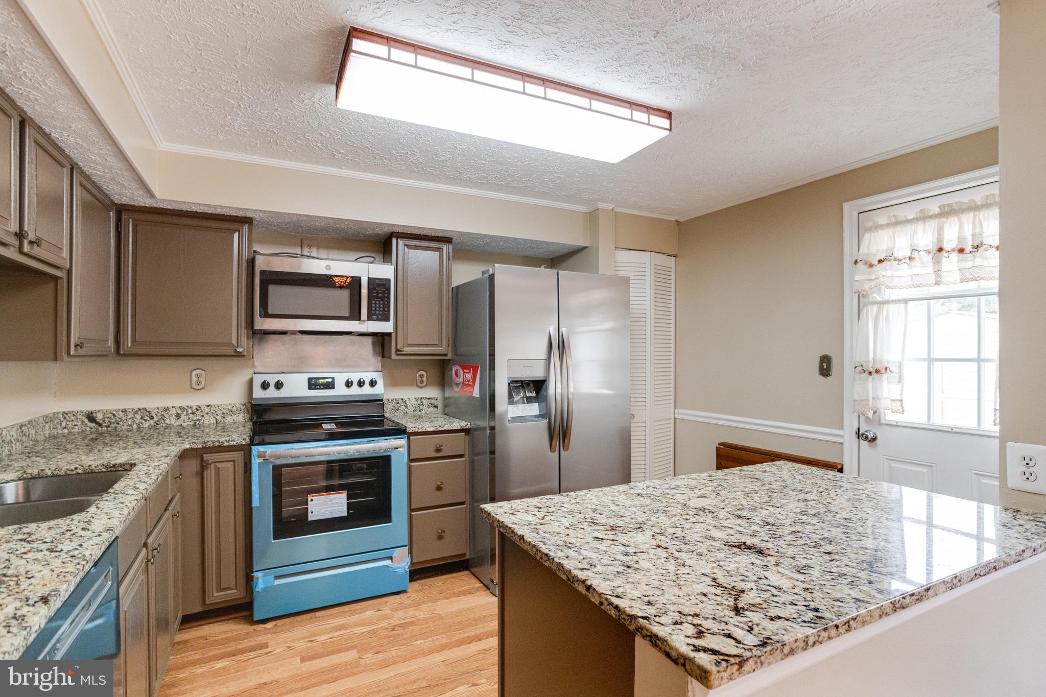 3560 Laurel View Court Laurel, MD 20724 - Photo 9 of 36