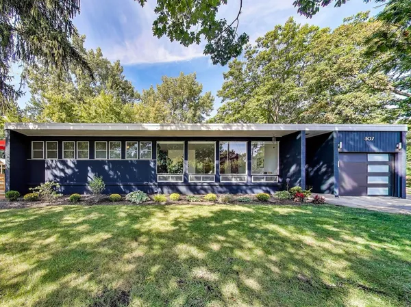 $749,999 | 307 Lambert Tree Avenue, Highland Park, IL 60035