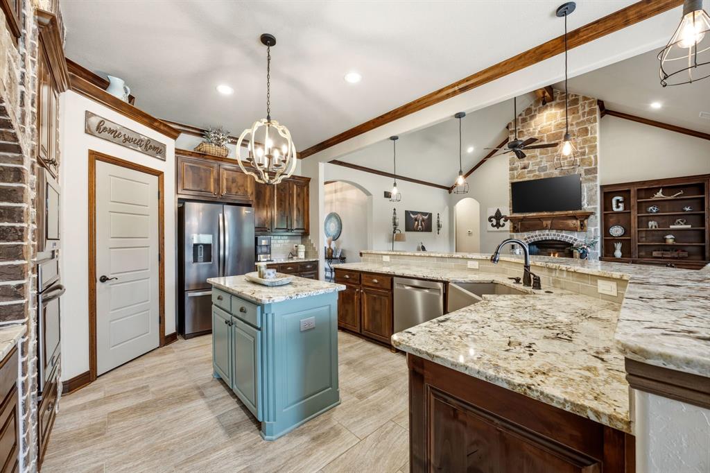 1919 County Road 4371 Decatur, TX 76234 - Photo 6 of 40