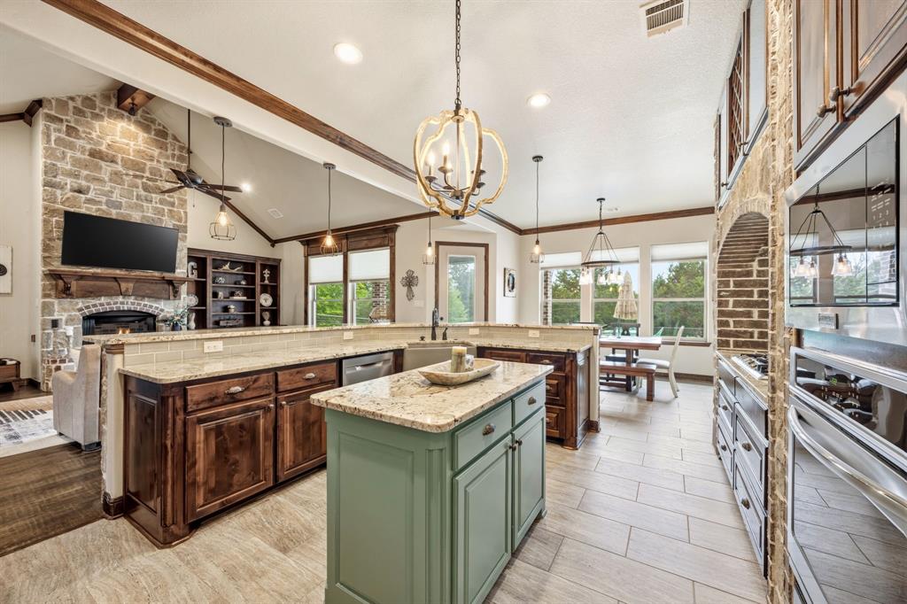 1919 County Road 4371 Decatur, TX 76234 - Photo 7 of 40
