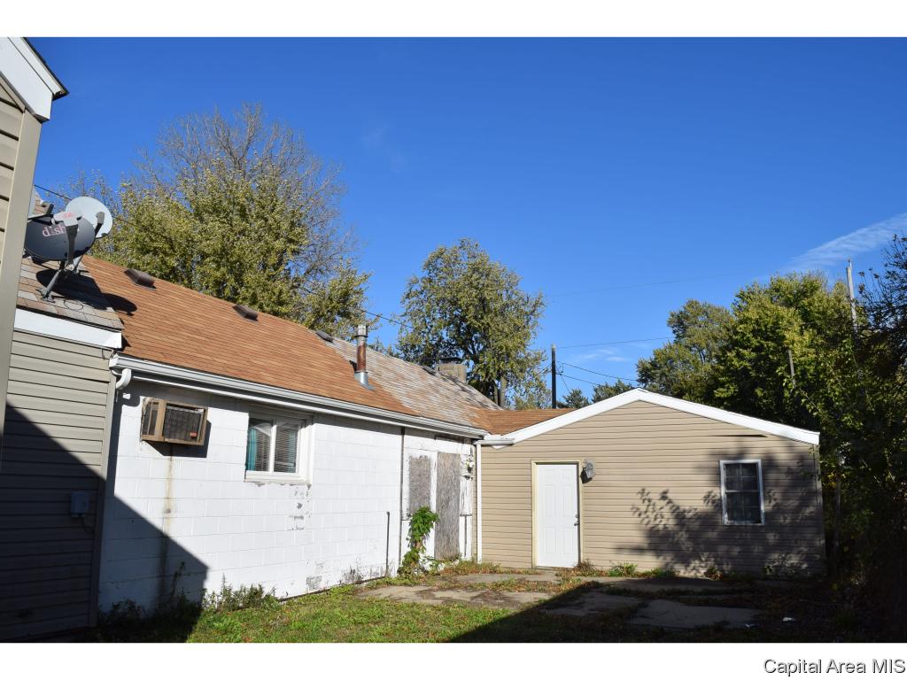924 North 19th Street Springfield, IL 62702 - Photo 2 of 9
