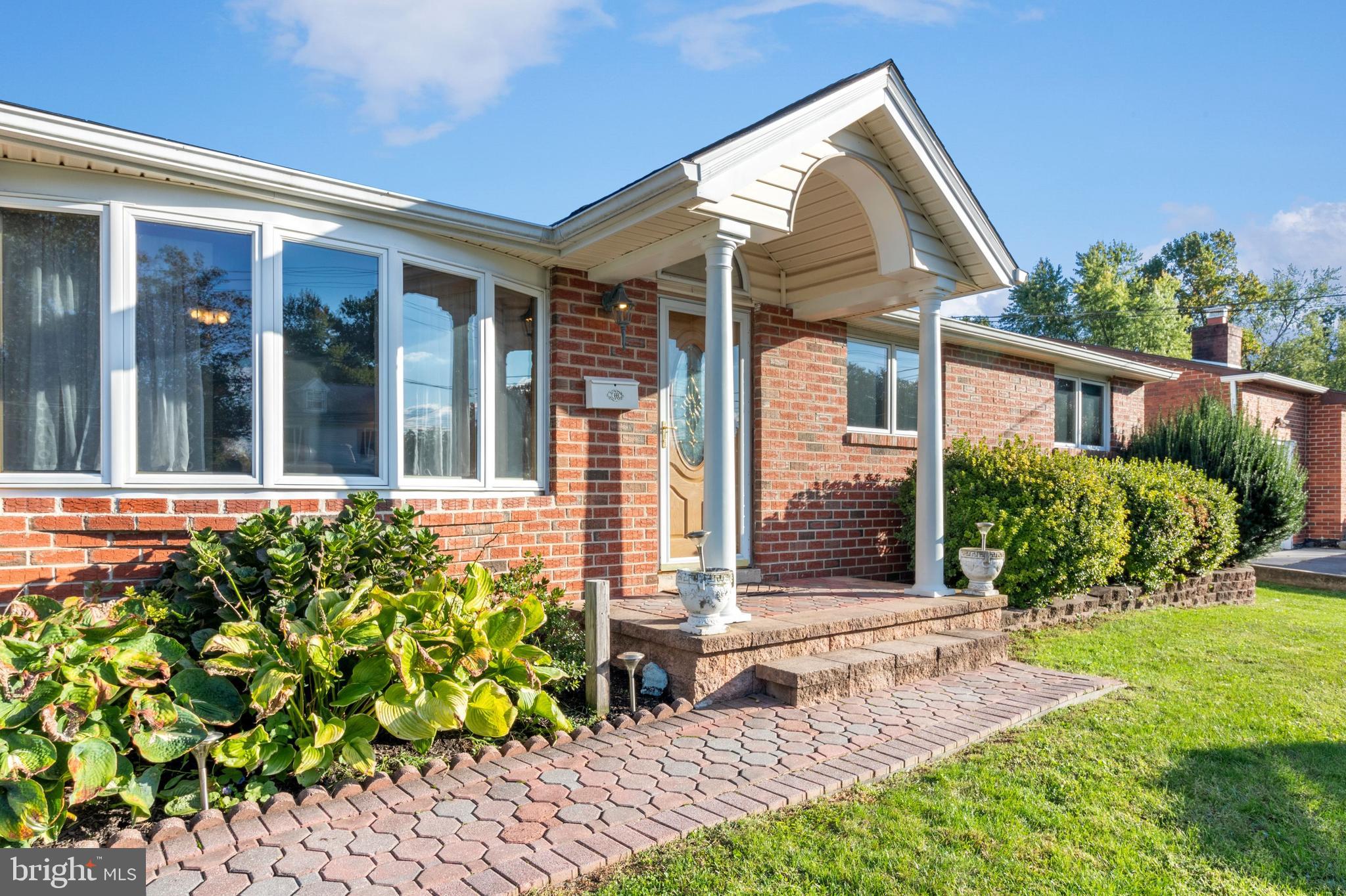 735 Roger Road Warminster, PA 18974 - Photo 1 of 33 Exterior Front