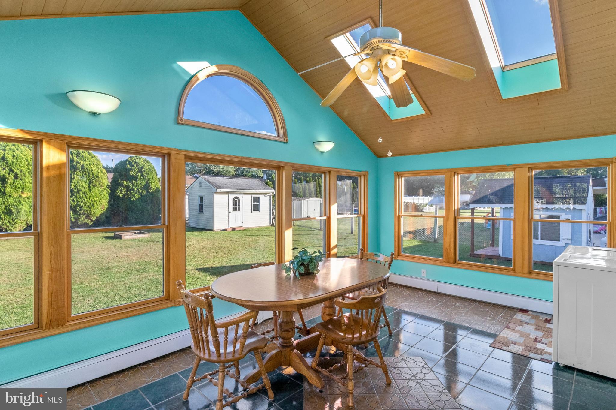735 Roger Road Warminster, PA 18974 - Photo 17 of 33 Sun Room
