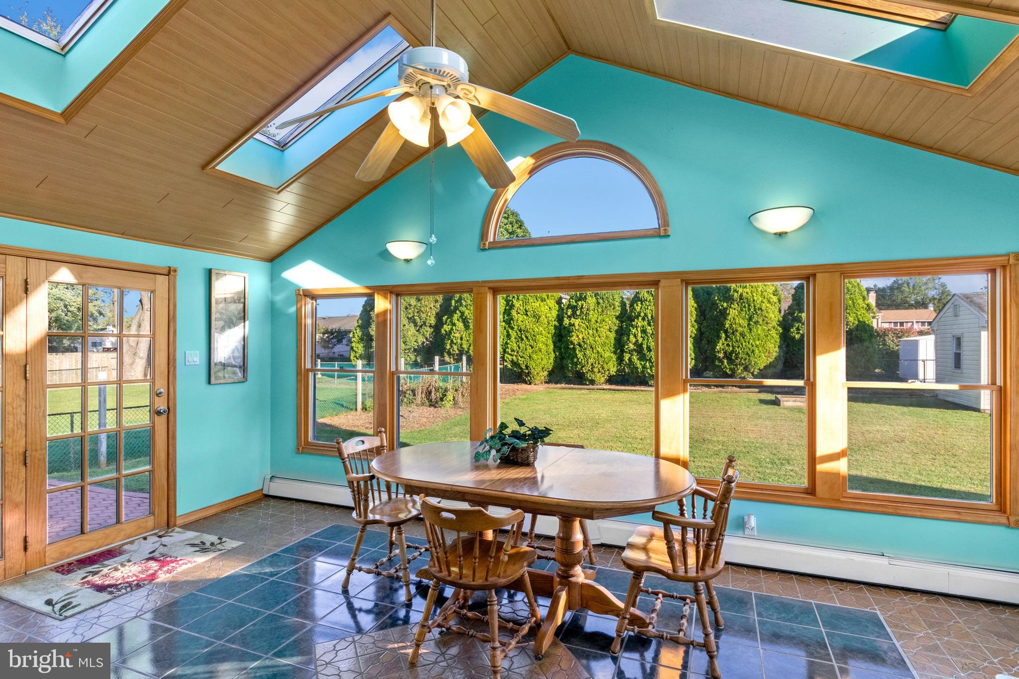 735 Roger Road Warminster, PA 18974 - Photo 18 of 33 Sun Room