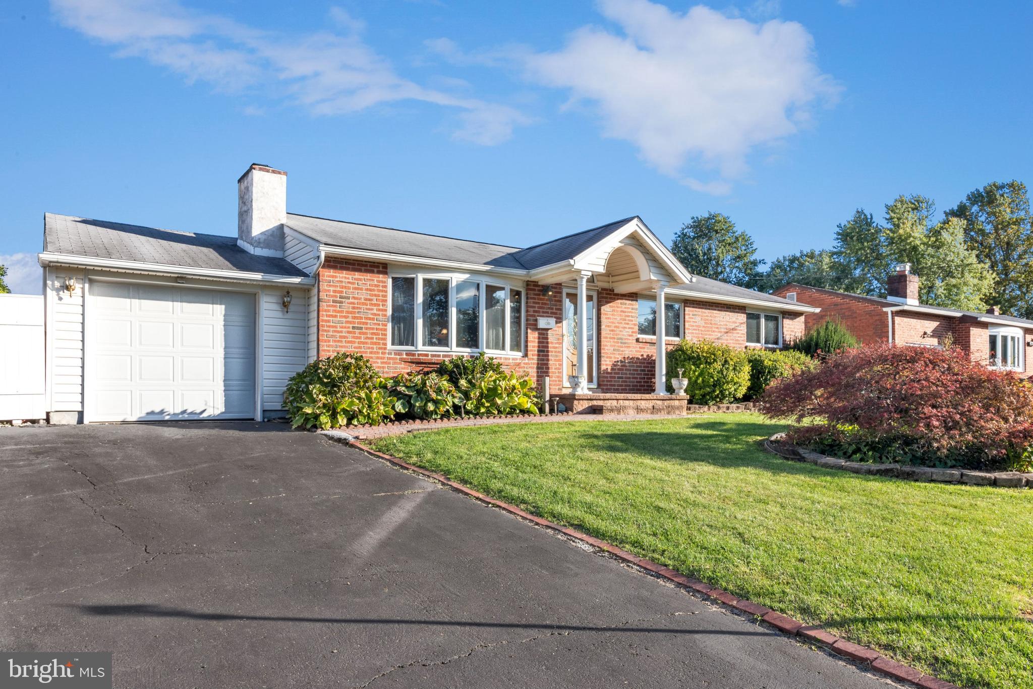 735 Roger Road Warminster, PA 18974 - Photo 3 of 33 Exterior Front