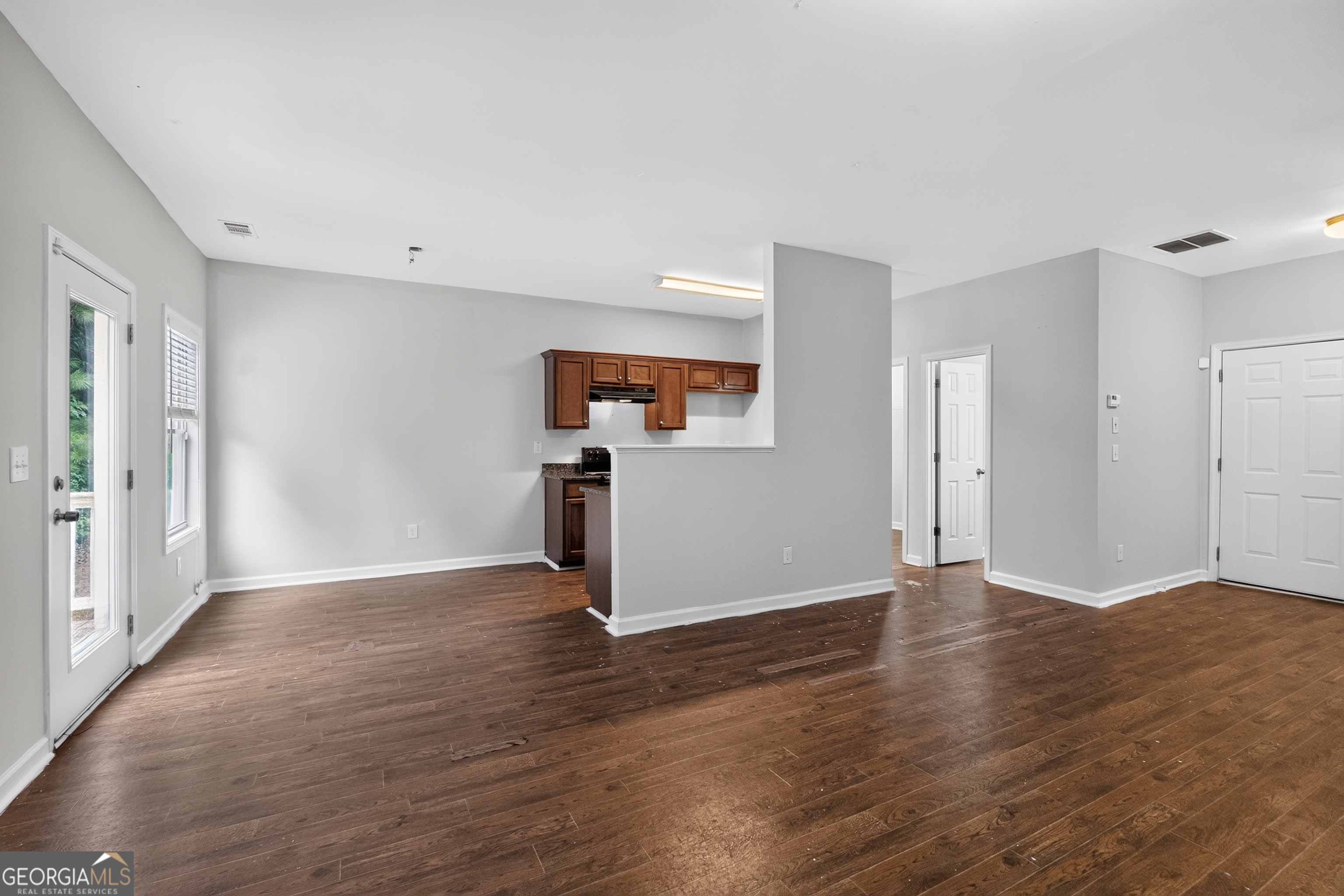 6385 Shadow Square Lithonia, GA 30058 - Photo 8 of 32