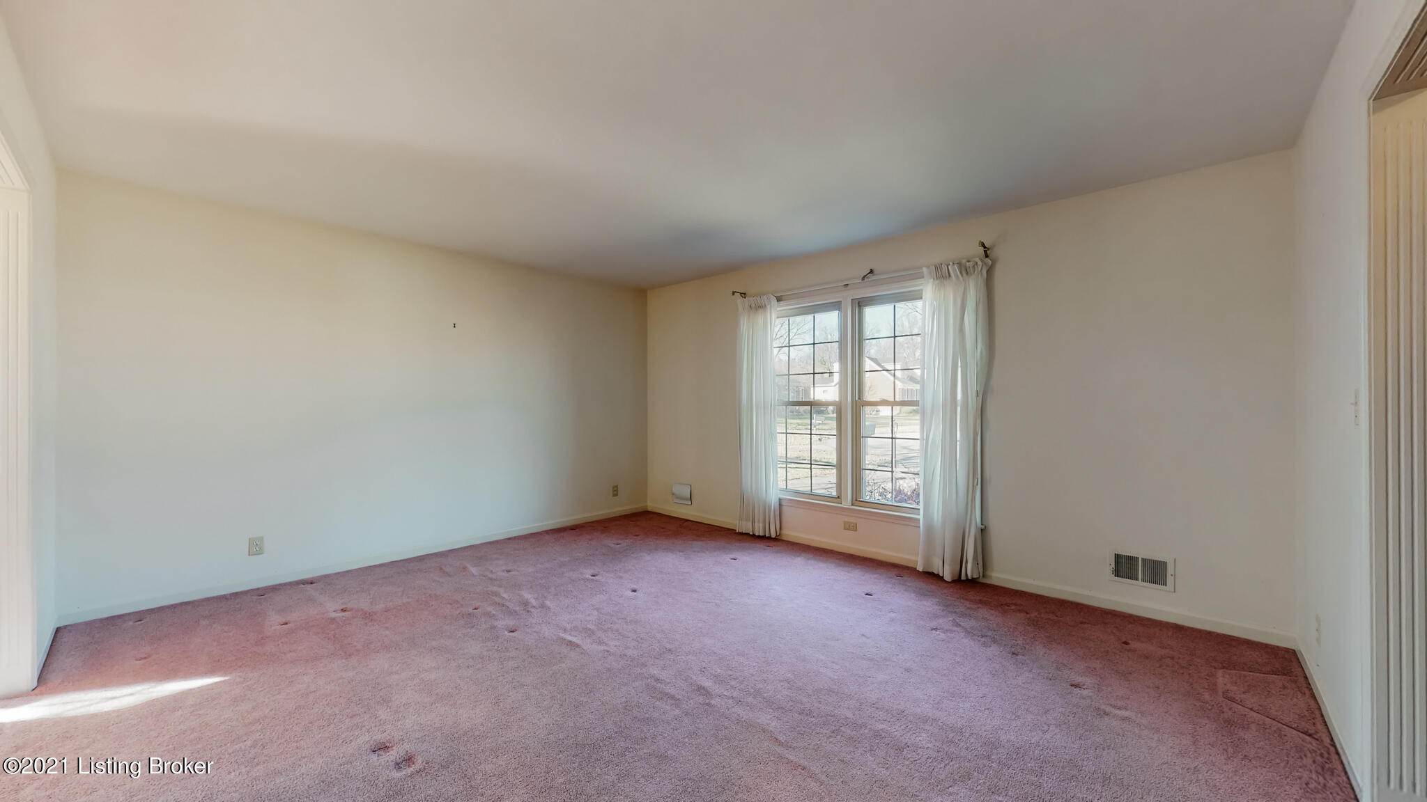 2926 Lexham Road Louisville, KY 40220 - Photo 10 of 55 2926 Lexham Rd Louisville KY 40220-4