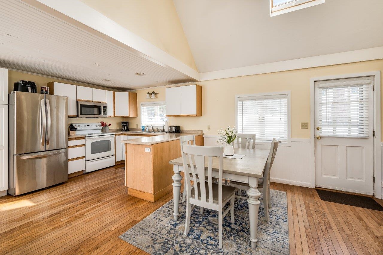 202 Beacon Hill Road Pembroke, NH 03275 - Photo 8 of 45