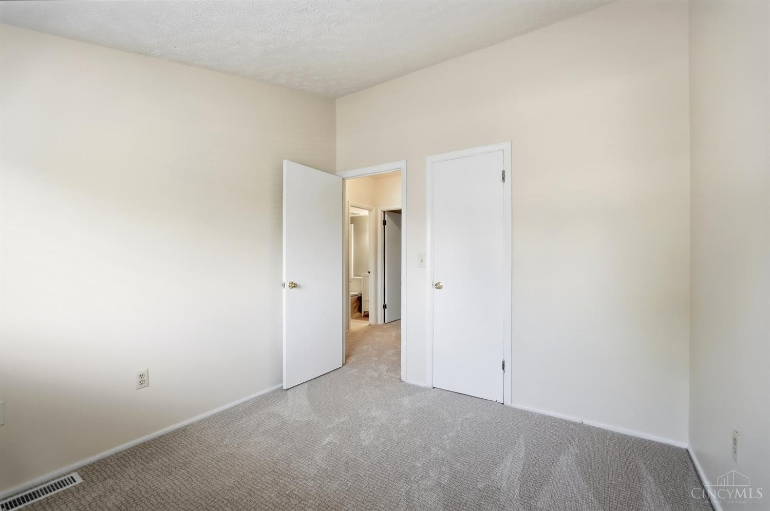7752 Montgomery Road, Unit 3 Cincinnati, OH 45236 - Photo 31 of 43