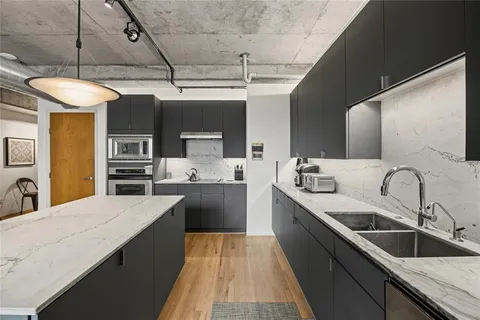 $1,150,000 | 2011 Cedar Springs Road, Unit 305, Dallas, TX 75201