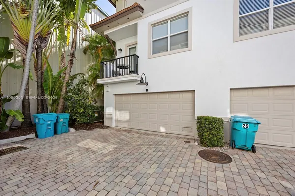 $735,000 | 2690 North Federal Highway, Unit 65, Boynton Beach, FL 33435