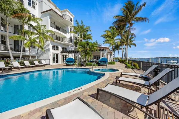 $799,000 | 2690 North Federal Highway, Unit 65, Boynton Beach, FL 33435