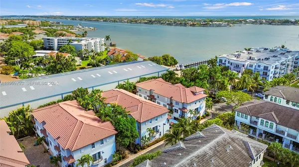 $735,000 | 2690 North Federal Highway, Unit 65, Boynton Beach, FL 33435