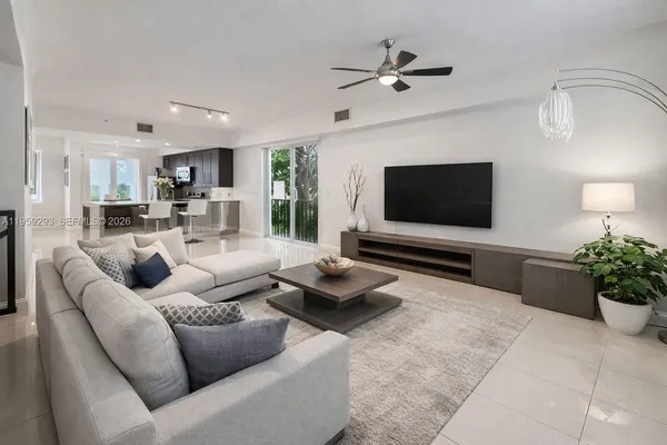 $799,000 | 2690 North Federal Highway, Unit 65, Boynton Beach, FL 33435