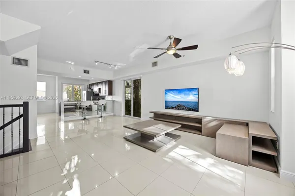 $735,000 | 2690 North Federal Highway, Unit 65, Boynton Beach, FL 33435
