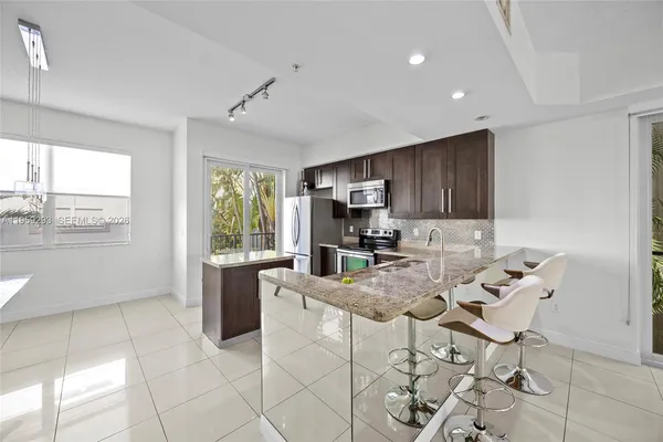 $735,000 | 2690 North Federal Highway, Unit 65, Boynton Beach, FL 33435
