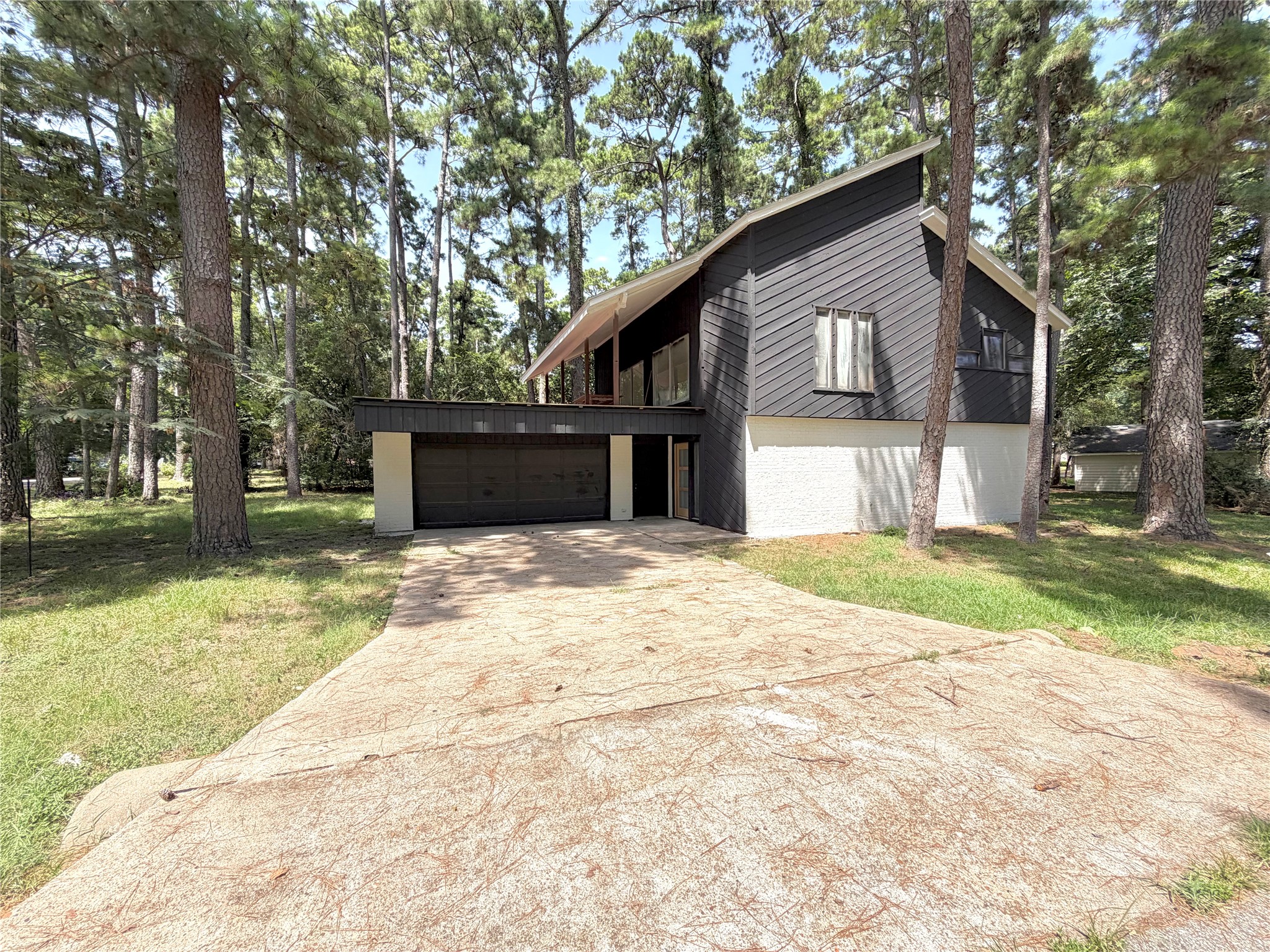 15614 Sunfish Road Willis, TX 77318 - Photo 2 of 12 Gallery Image 2