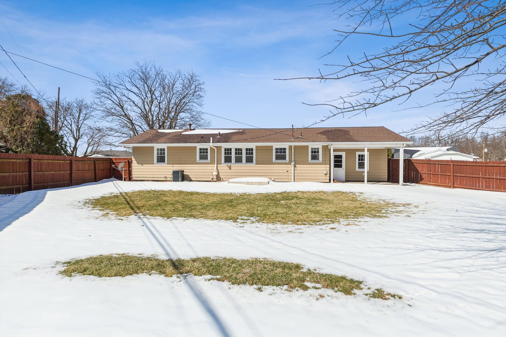 1245 8th Avenue North Clinton, IA 52732 - Photo 29 of 32 a front view of a house with a yard