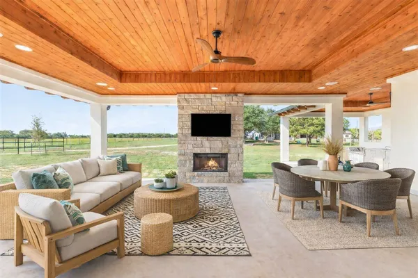 a view of a storage & utility room