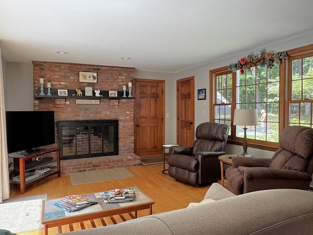 4 Riverwood Road Kingston, NH 03848 - Photo 2 of 42