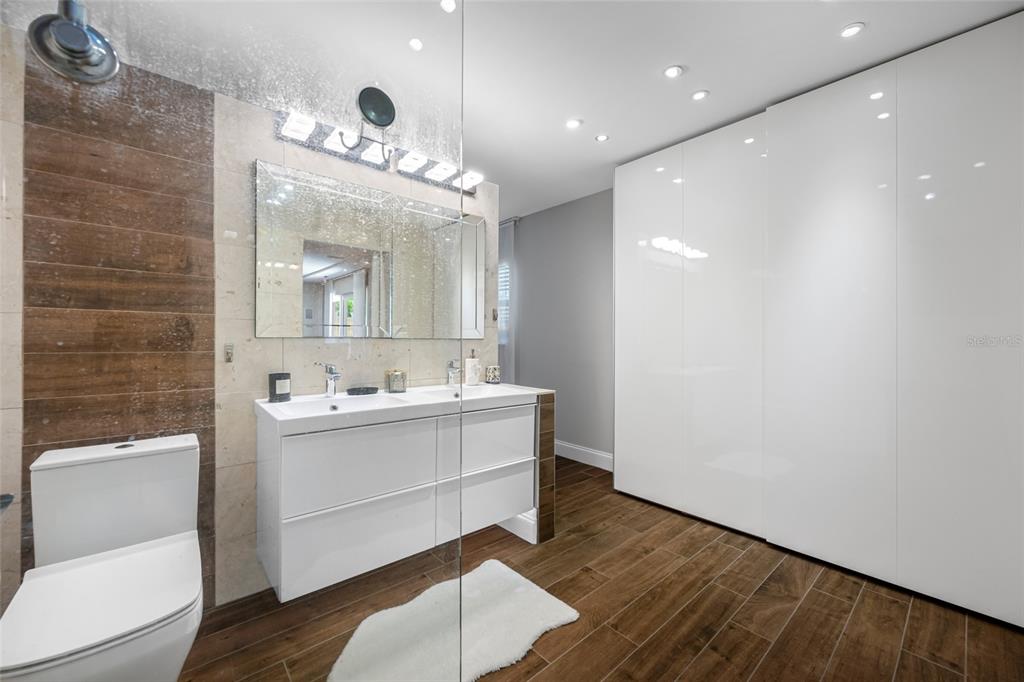 2212 Northeast Coachman Road Clearwater, FL 33765 - Photo 34 of 67