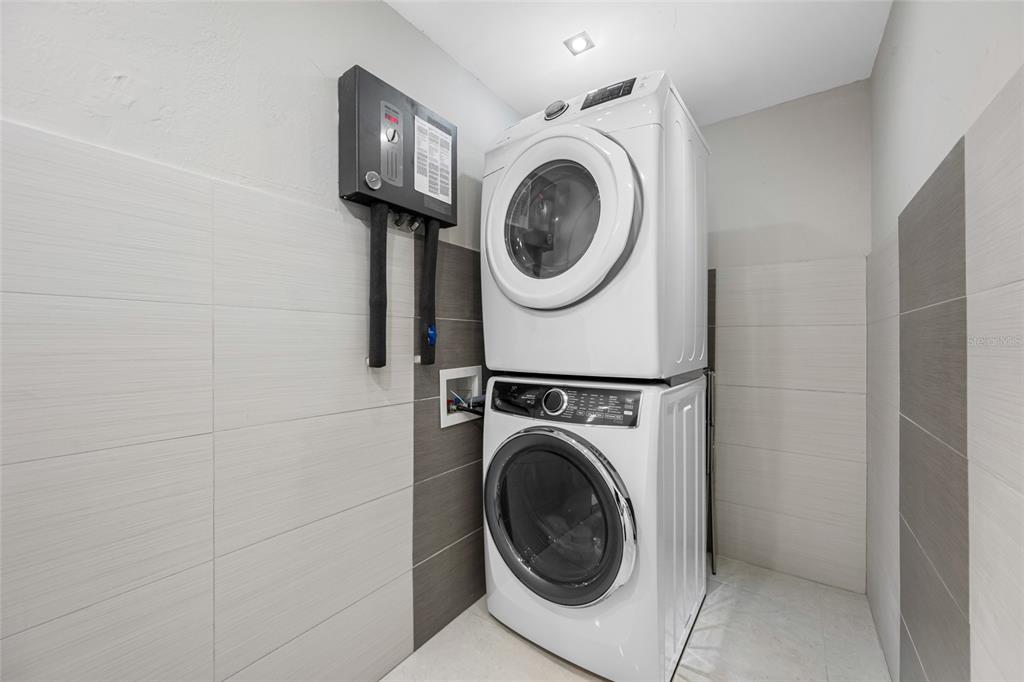 2212 Northeast Coachman Road Clearwater, FL 33765 - Photo 51 of 67